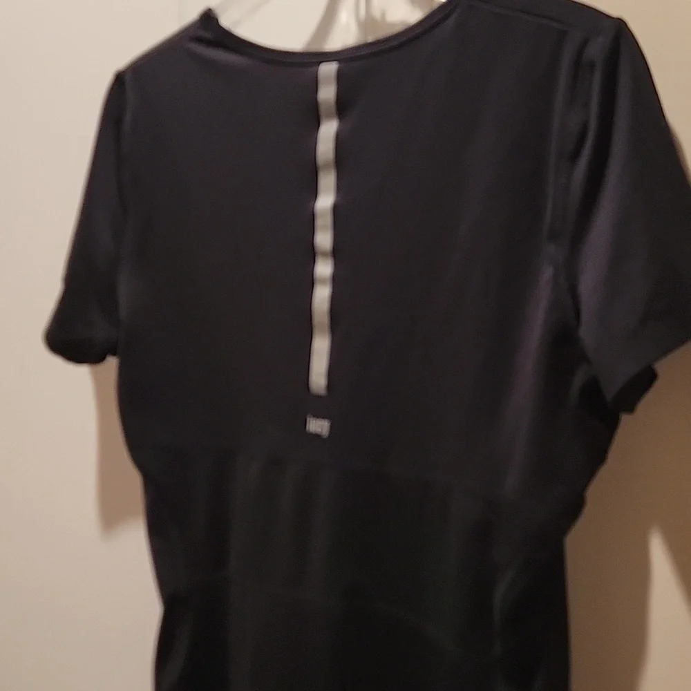 Lucy black t shirt - Picture 3 of 4